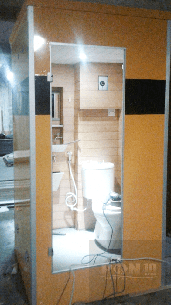 Portable Toilet Deluxe Plus Di Balai Kota Surabaya